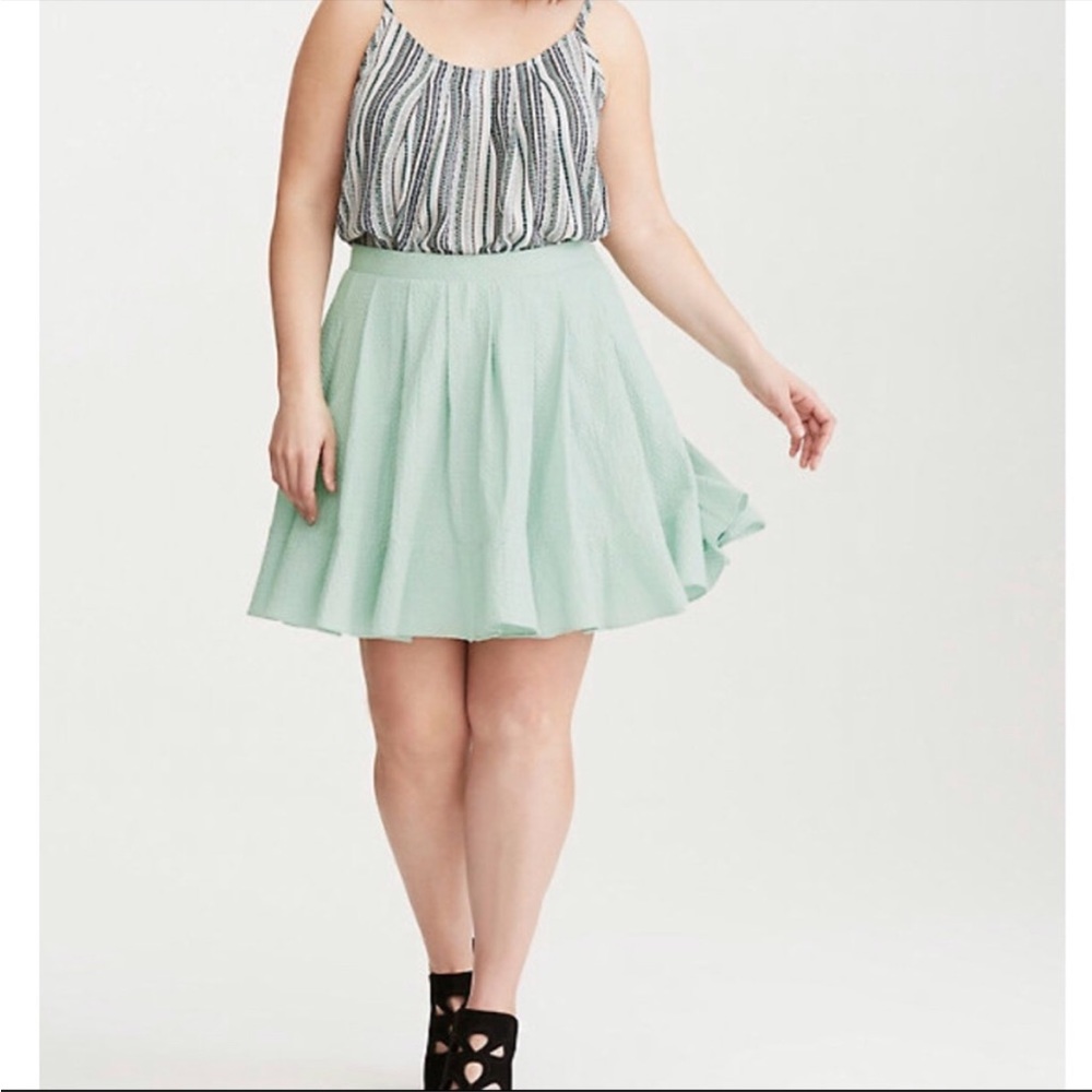 NWT TORRID Green Mint Flared
Cotton Pleated Circle Skater Girl Skirt Size 26